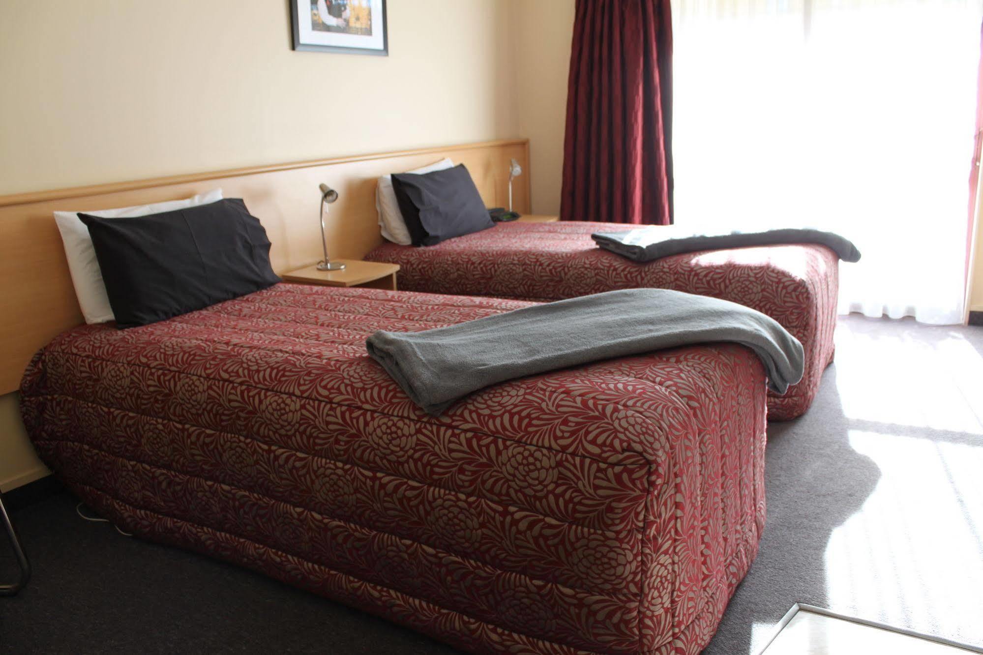 Alhambra Oaks Motor Lodge Dunedin Extérieur photo